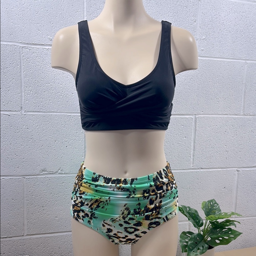 NWOT Black and Leopard Print Bikini Set​​​